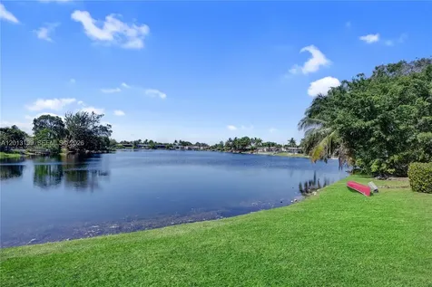 Pembroke Pines FL 33024