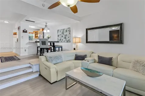 Pembroke Pines FL 33024