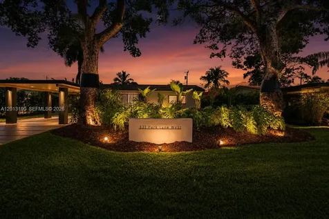 331 NW 38th Street Oakland Park FL 33309