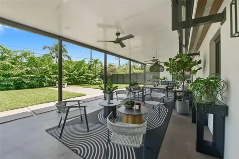 331 NW 38th Street Oakland Park FL 33309