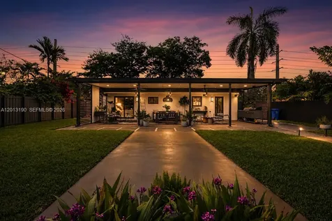 331 NW 38th Street Oakland Park FL 33309