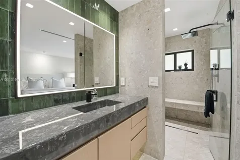 331 NW 38th Street Oakland Park FL 33309