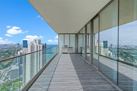 18975 Collins Avenue Sunny Isles Beach FL 33160