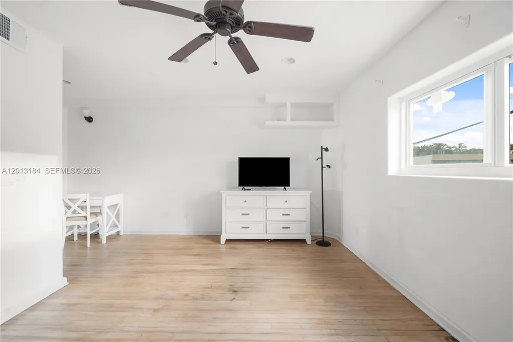 905 Sunrise Lane Fort Lauderdale FL 33304
