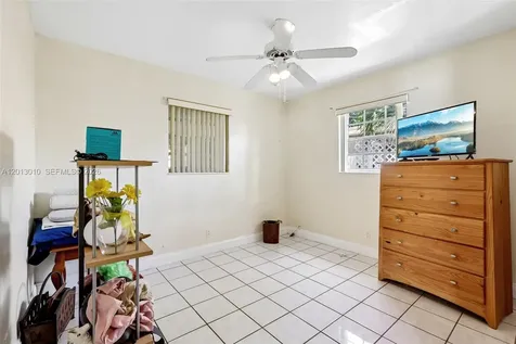 1215 S 24th Avenue Hollywood FL 33020