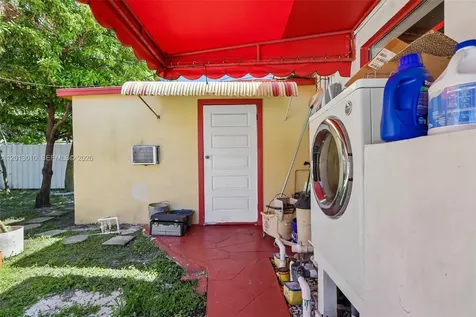 1215 S 24th Avenue Hollywood FL 33020