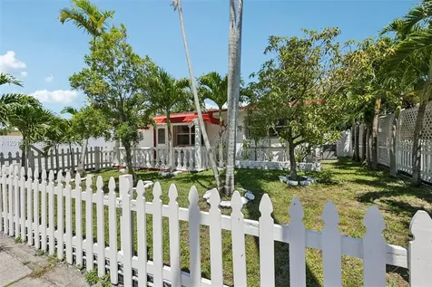 1215 S 24th Avenue Hollywood FL 33020