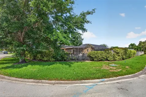 8505 NW 29th Drive Coral Springs FL 33065
