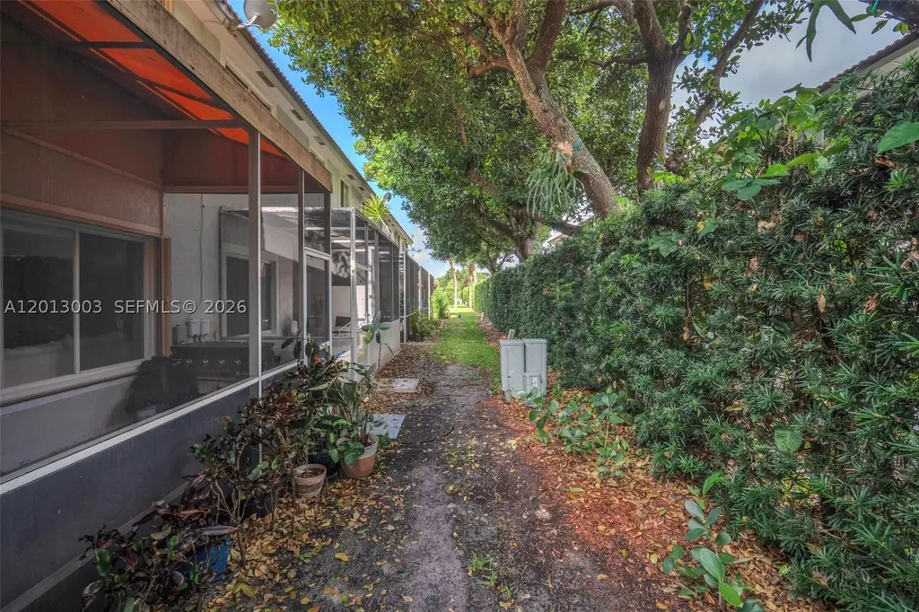 8327 Via Leonessa Boca Raton FL 33433