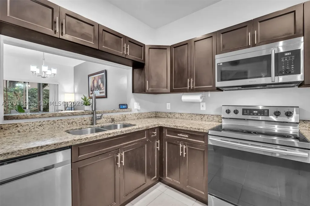 8327 Via Leonessa Boca Raton FL 33433