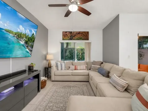 8327 Via Leonessa Boca Raton FL 33433