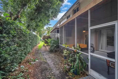 8327 Via Leonessa Boca Raton FL 33433