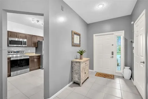 8327 Via Leonessa Boca Raton FL 33433