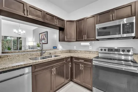8327 Via Leonessa Boca Raton FL 33433
