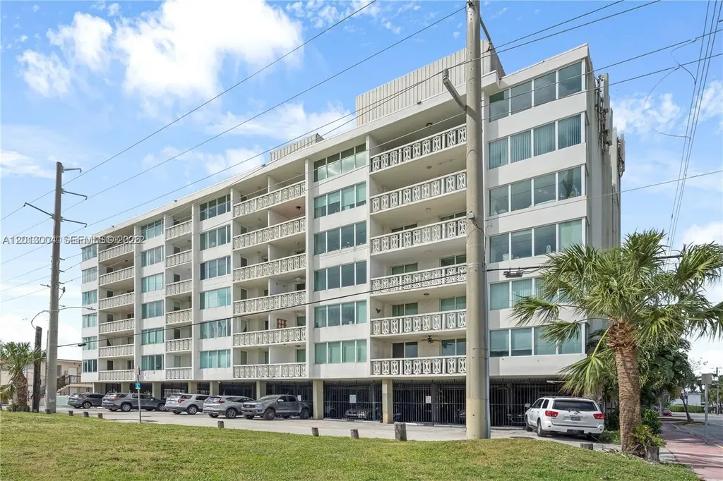 8233 Harding Avenue Miami Beach FL 33141