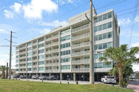 8233 Harding Avenue Miami Beach FL 33141