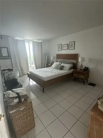 8233 Harding Avenue Miami Beach FL 33141