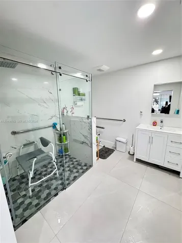 7140 W 15th Court Hialeah FL 33014