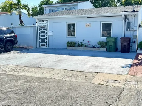 7140 W 15th Court Hialeah FL 33014