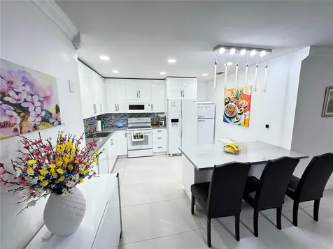 7140 W 15th Court Hialeah FL 33014