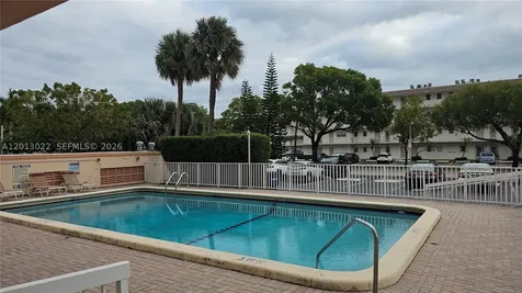 2200 E Hallandale Beach Boulevard Hallandale Beach FL 33009
