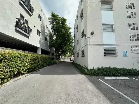 1337 NW 1st Street Miami FL 33125