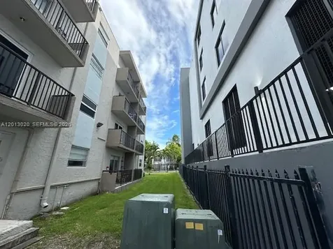 1337 NW 1st Street Miami FL 33125