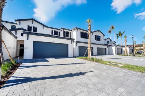 4941 Peacock Way Dania Beach FL 33312