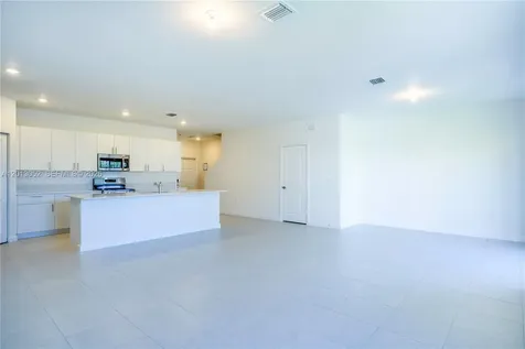 4941 Peacock Way Dania Beach FL 33312
