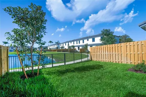 4941 Peacock Way Dania Beach FL 33312