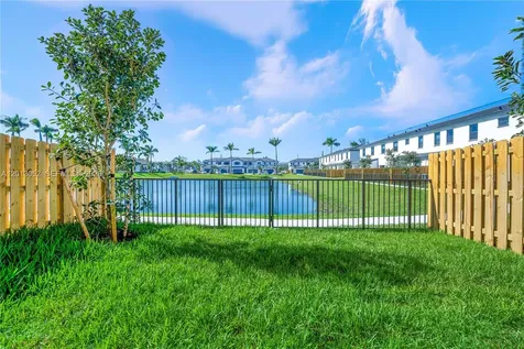 4941 Peacock Way Dania Beach FL 33312