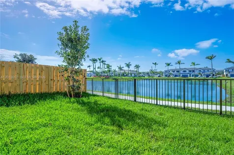 4941 Peacock Way Dania Beach FL 33312