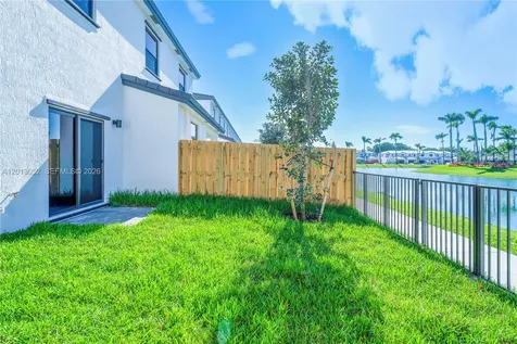 4941 Peacock Way Dania Beach FL 33312