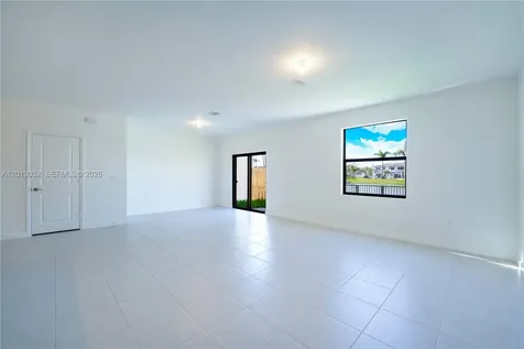 4941 Peacock Way Dania Beach FL 33312