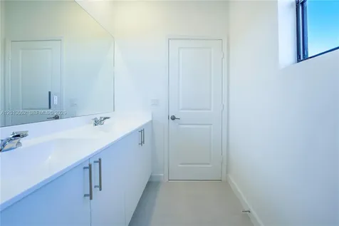 4941 Peacock Way Dania Beach FL 33312