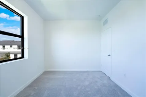 4941 Peacock Way Dania Beach FL 33312