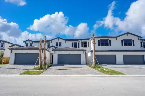 4941 Peacock Way Dania Beach FL 33312