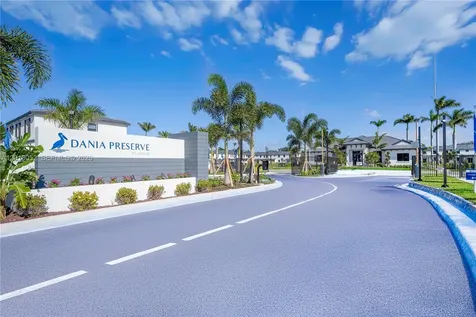 4941 Peacock Way Dania Beach FL 33312