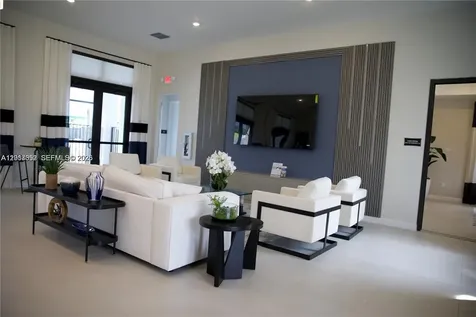 4941 Peacock Way Dania Beach FL 33312