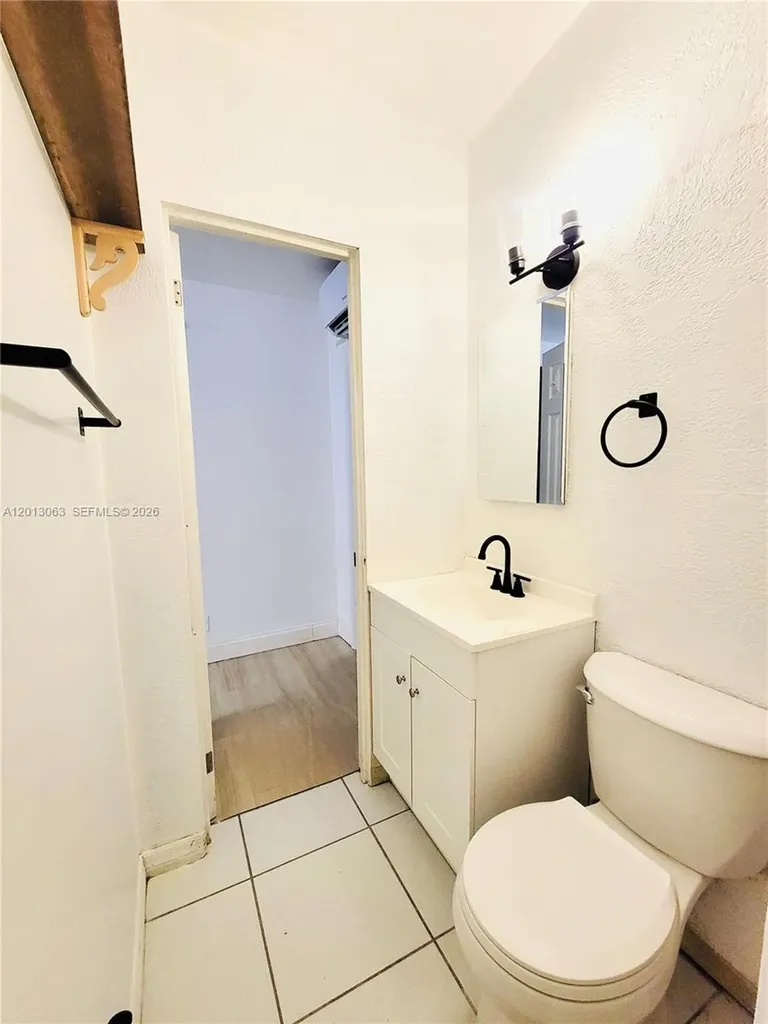6730 Charleston Street Hollywood FL 33024