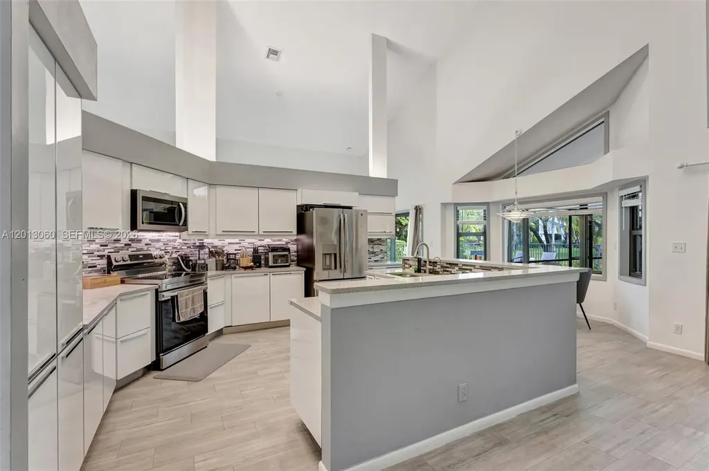 10325 NW 6th Street Coral Springs FL 33071