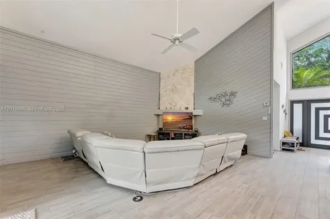 10325 NW 6th Street Coral Springs FL 33071