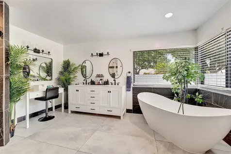 10325 NW 6th Street Coral Springs FL 33071