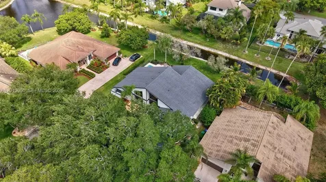 10325 NW 6th Street Coral Springs FL 33071
