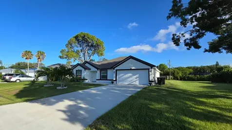 2650 SE Caladium Avenue Port St. Lucie FL 34952