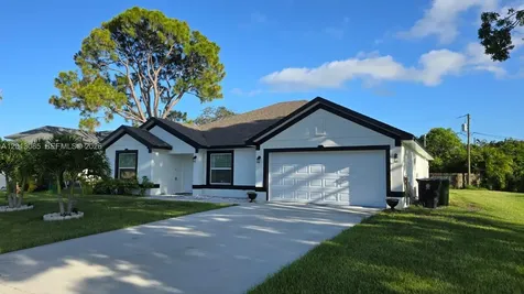2650 SE Caladium Avenue Port St. Lucie FL 34952