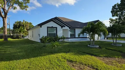 2650 SE Caladium Avenue Port St. Lucie FL 34952