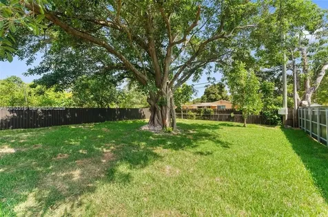 233 NW 120th Street Miami FL 33168