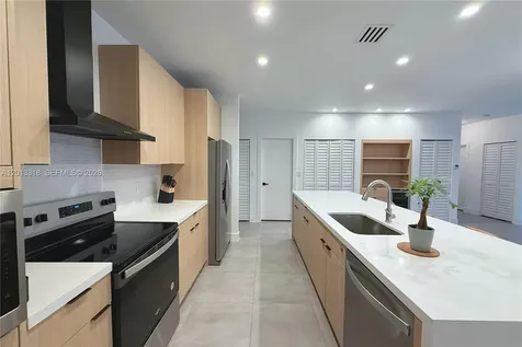 233 NW 120th Street Miami FL 33168