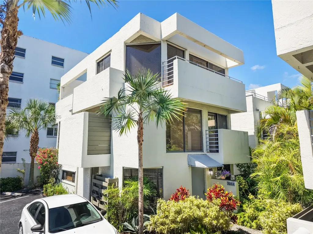 3044 SW 27th Avenue Miami FL 33133